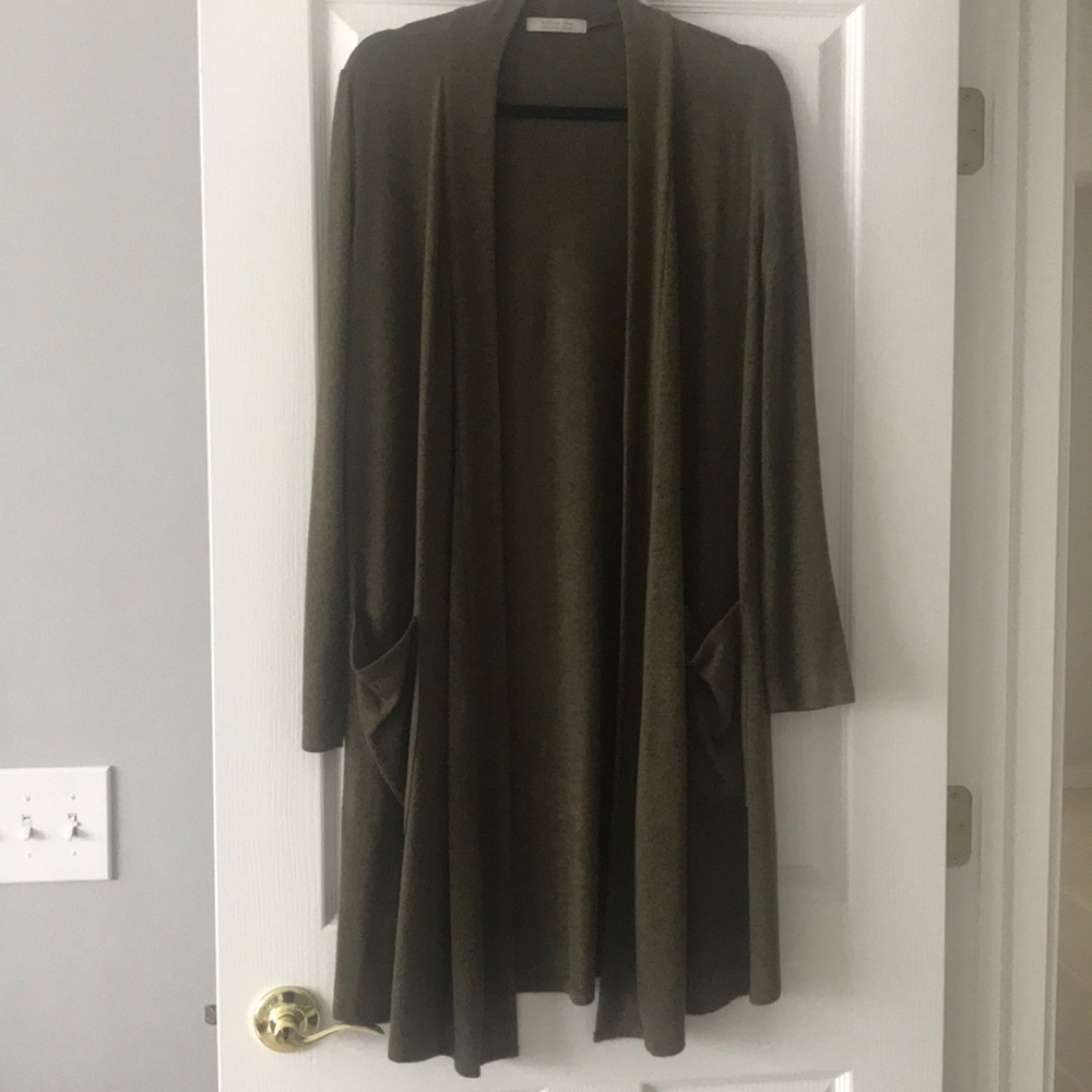 Long miss green knit sweater